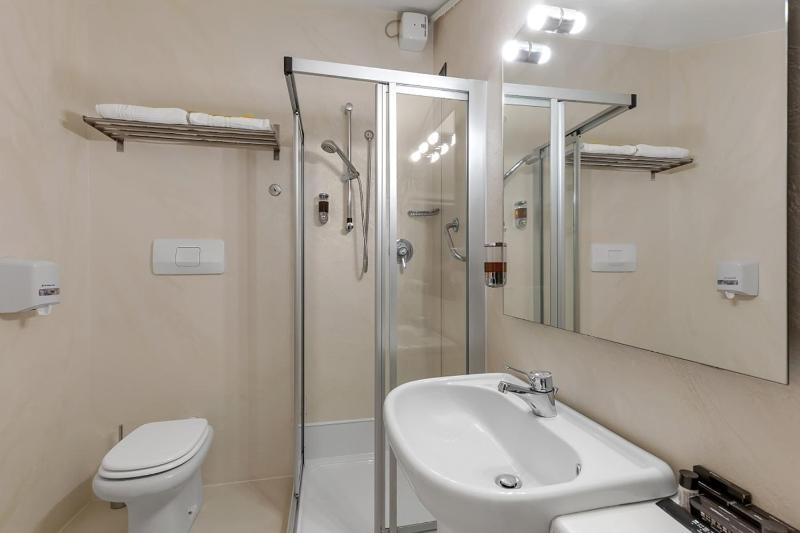 Standard Double Room image 1