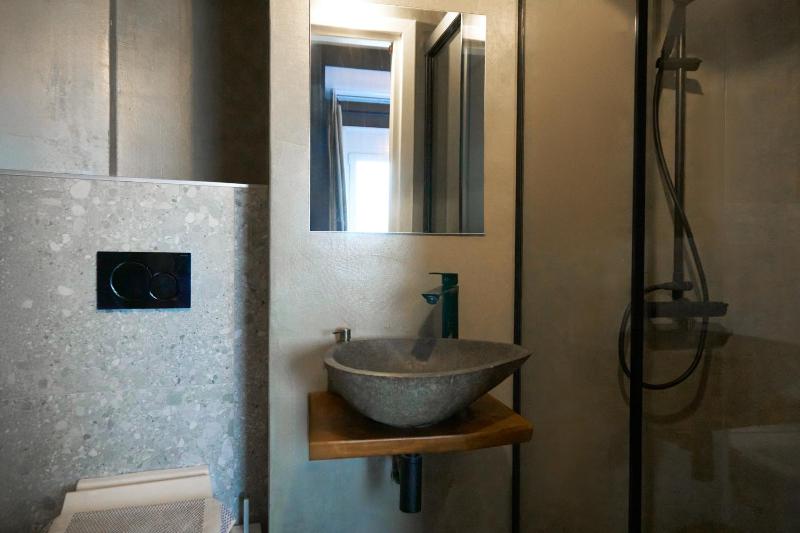 Double or Twin Room with Private Bathroom image 2
