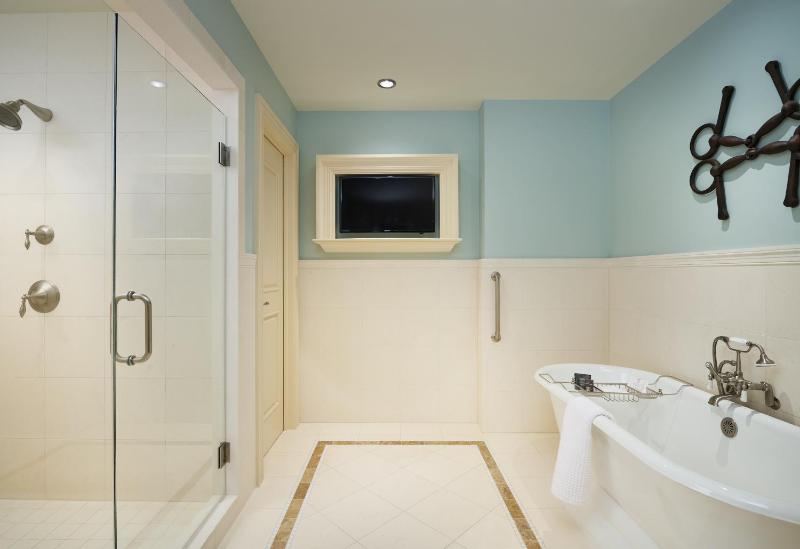 Grand Prix Suite image 3