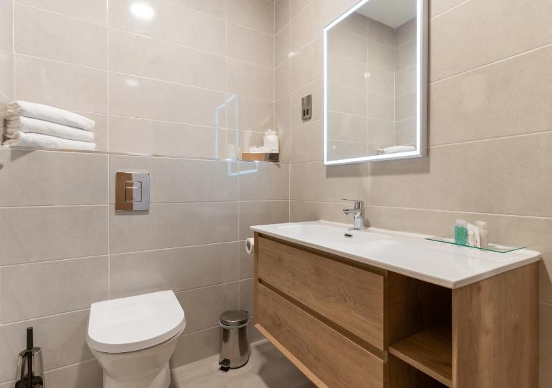 Double Room image 1