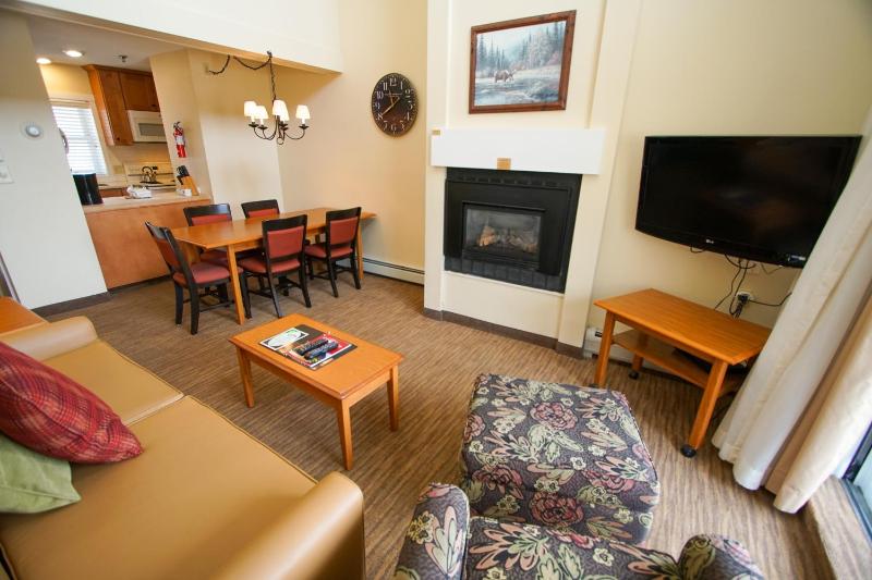 One-Bedroom Suite image 1