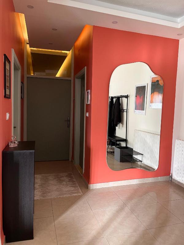 Serene Double Bedroom with Private Balcony - image 5