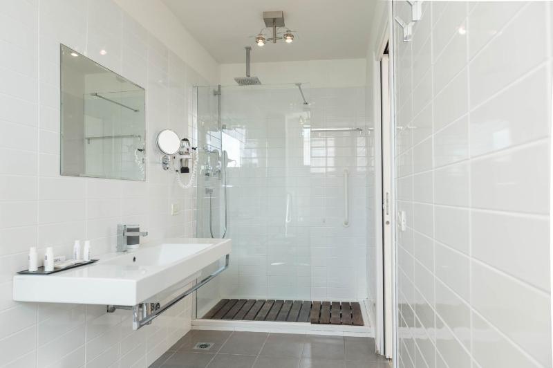 Deluxe Double Room image 2