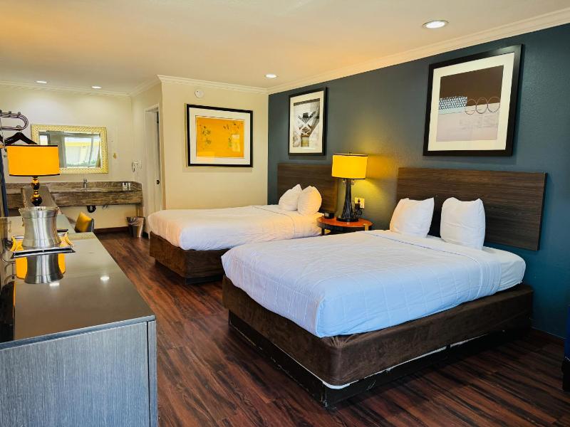 Double Room with Two Double Beds - Non-Smoking image 2