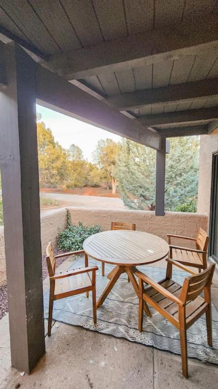 Sedona Oasis Luxe Home with Views Hot Tub and More - image 7