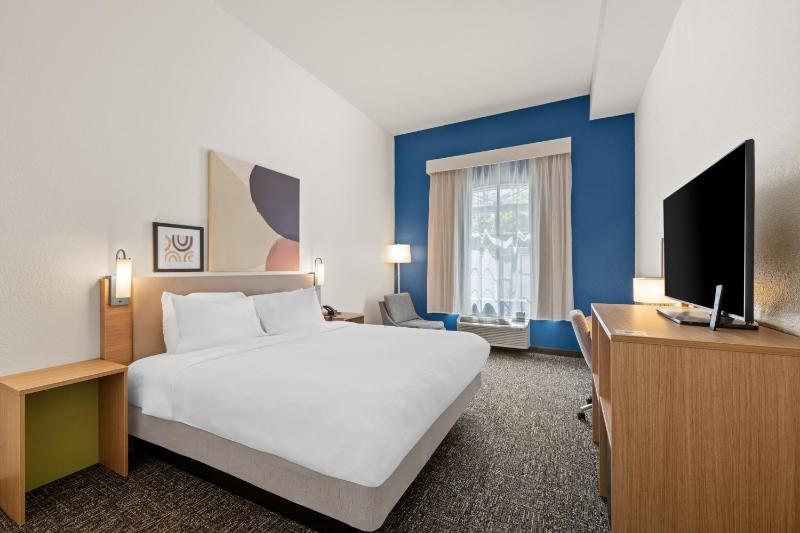 King Room image 4