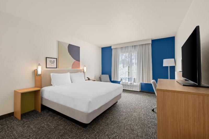 King Room image 3