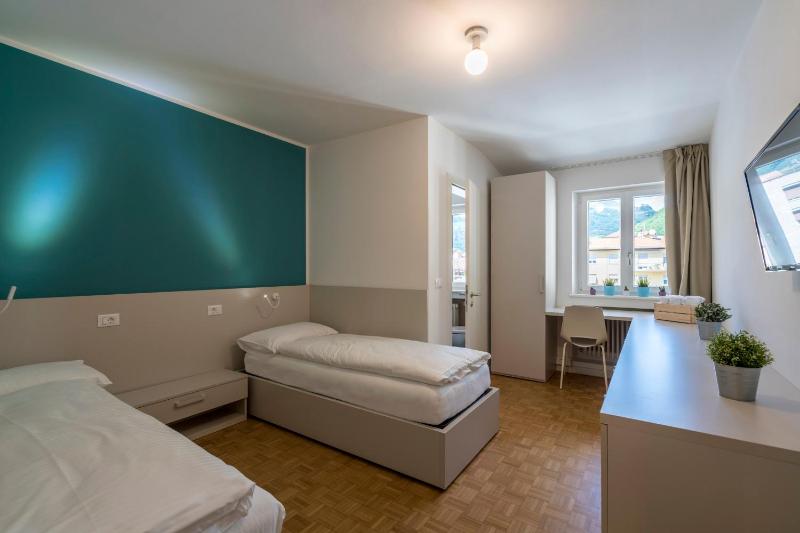 Twin Room image 3