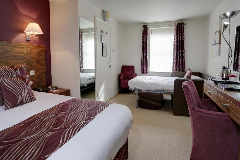Family Double Room image 4