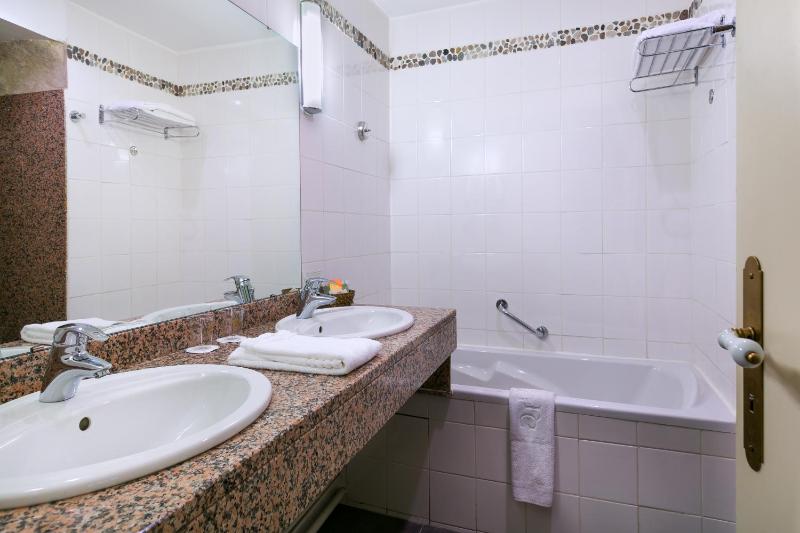 Best Western Hotel Le Guilhem - image 20
