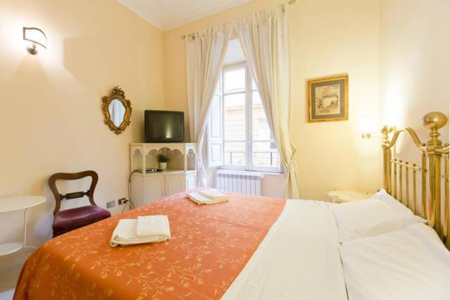 Double or Twin Room image 3