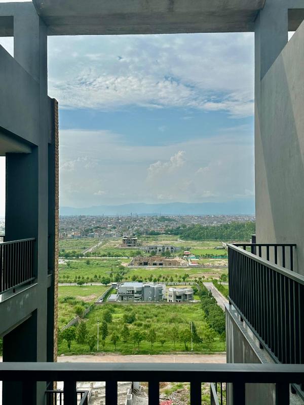 Self-Checkin 1 Bed SkyParkOne Gulberg Greens Islamabad - image 9