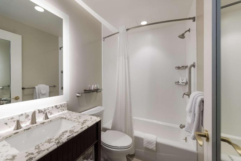 Superior King Room with View - Non-Smoking image 1