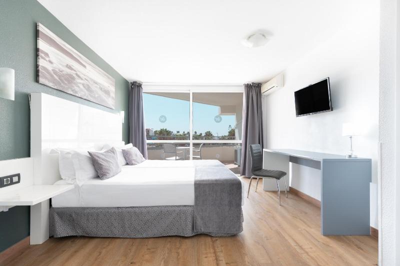 Double Room image 1