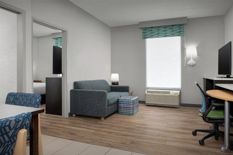 One-Bedroom King Suite image 4