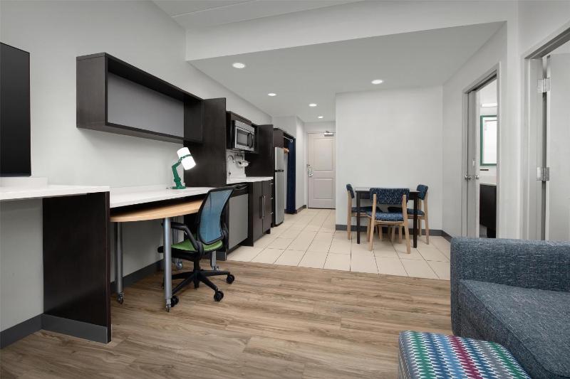 One-Bedroom King Suite image 4