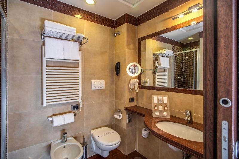 Double or Twin Room with View image 2