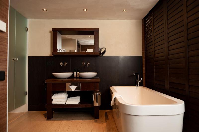 South Suite image 3