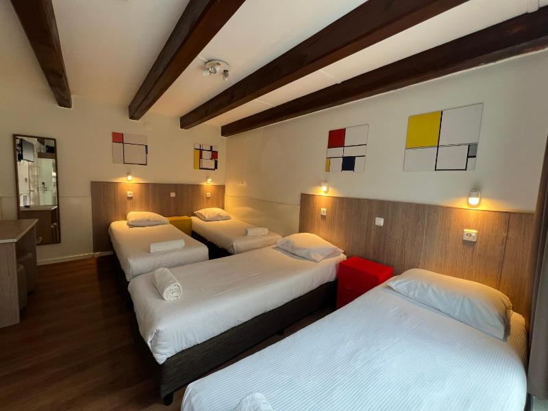 Quadruple Room image 1