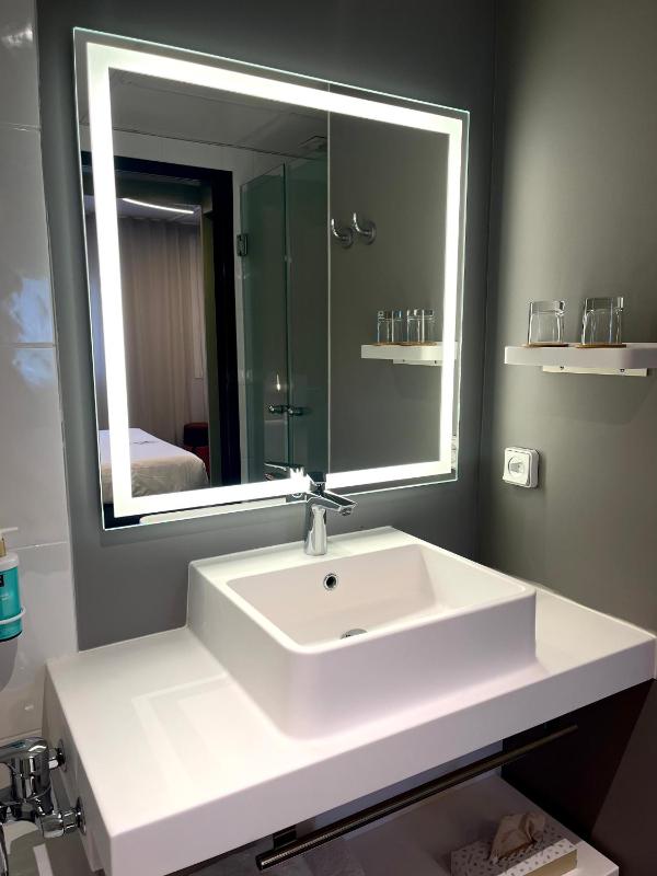 Superior Double Suite with Sofa Bed image 3