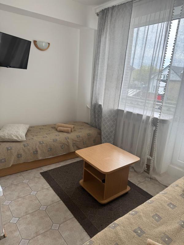 Twin Room image 3