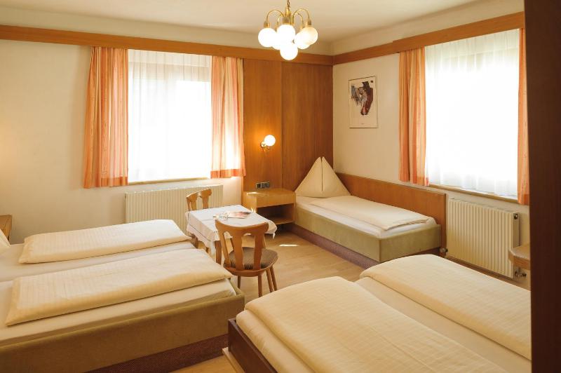 Quintuple Room image 3