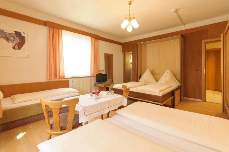 Quintuple Room image 2