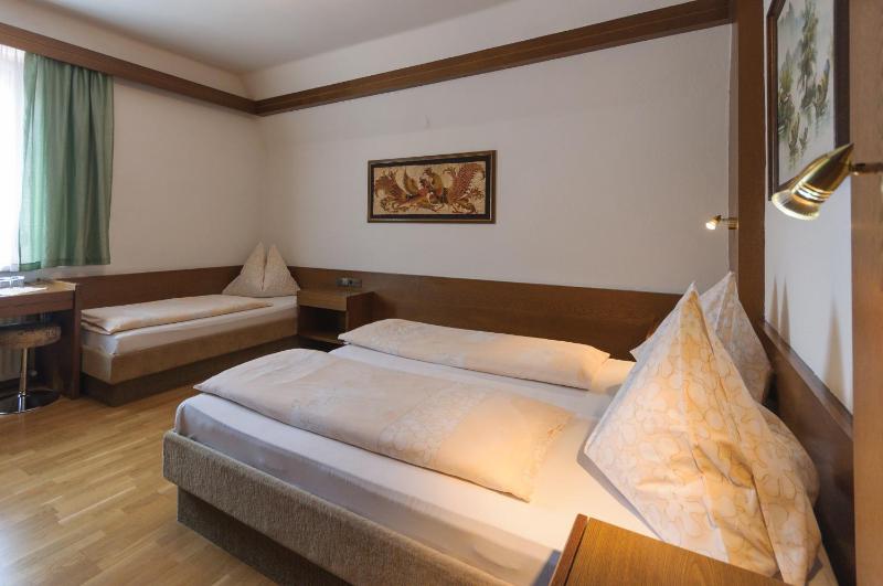 Triple Room image 3