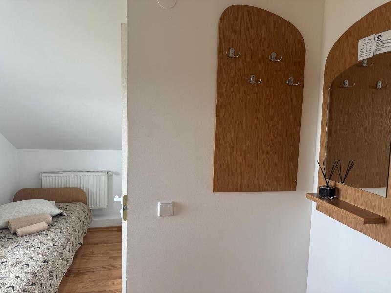 Single Room image 4