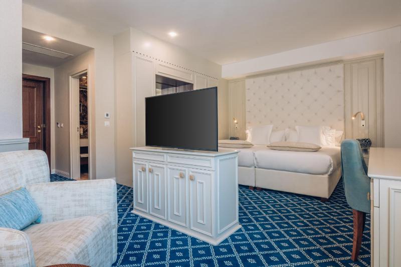 Double Room image 1