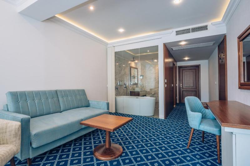 Junior Suite image 4