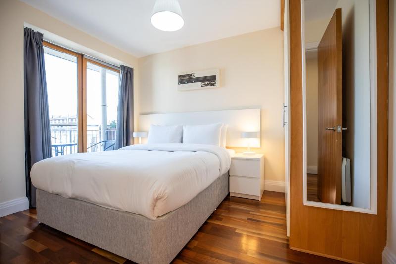 Georgian Square Apartments - image 11