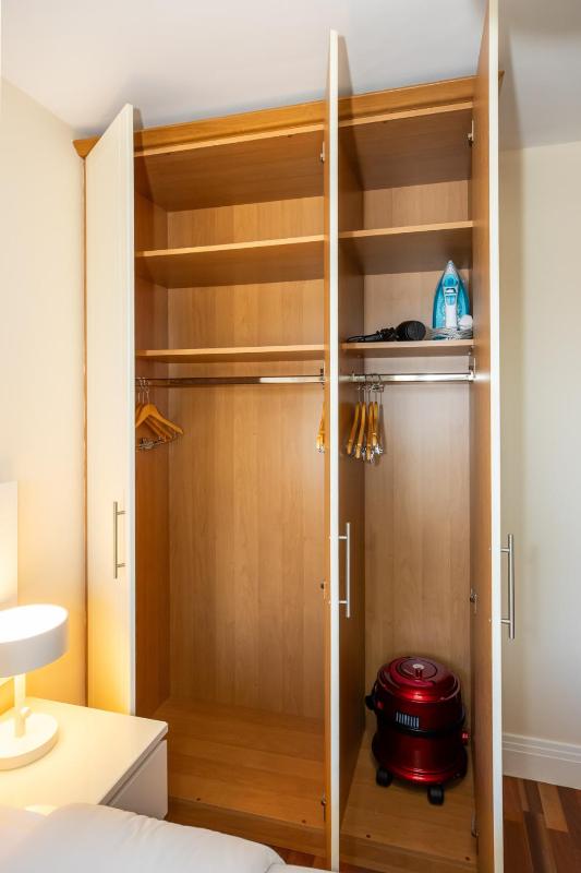 Georgian Square Apartments - image 8