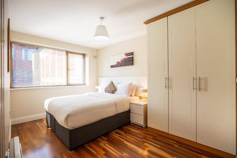 Georgian Square Apartments - image 7