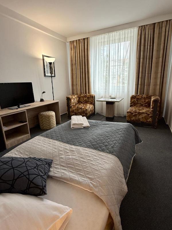 Single Room image 4