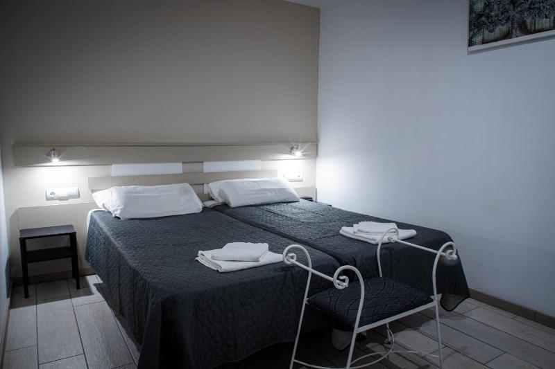 One-Bedroom Apartment image 1