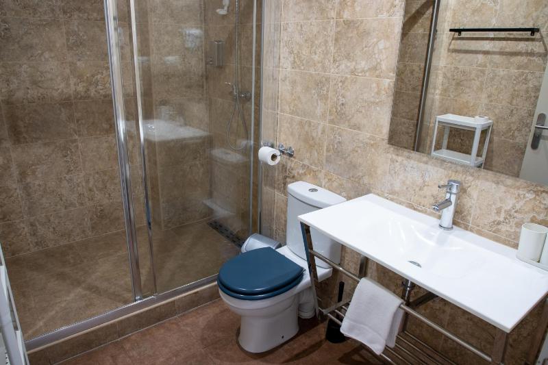 One-Bedroom Apartment image 4