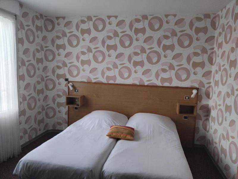 Superior Twin Room image 2