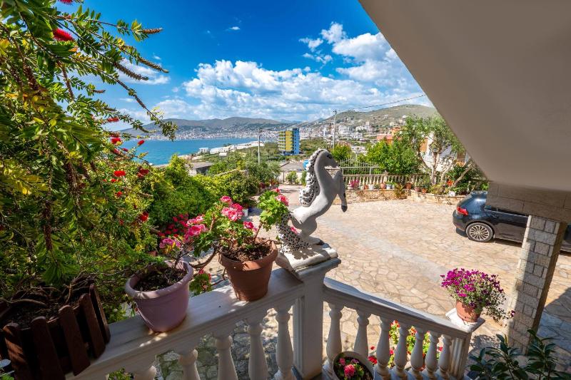Apartment with Sea View image 2