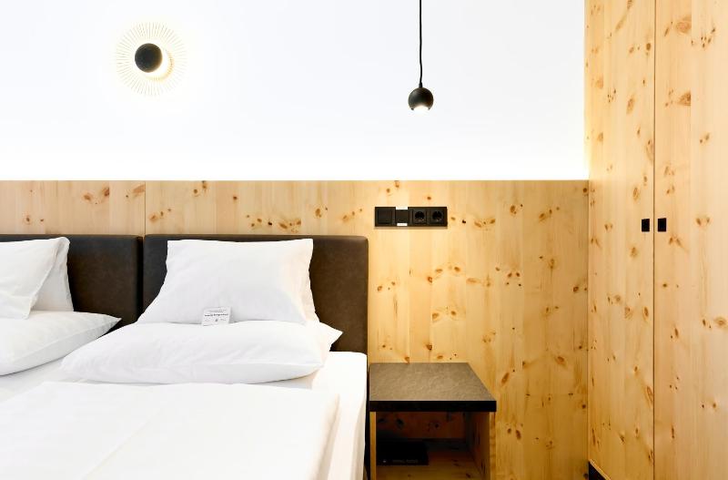 Small Double or Twin Room image 2