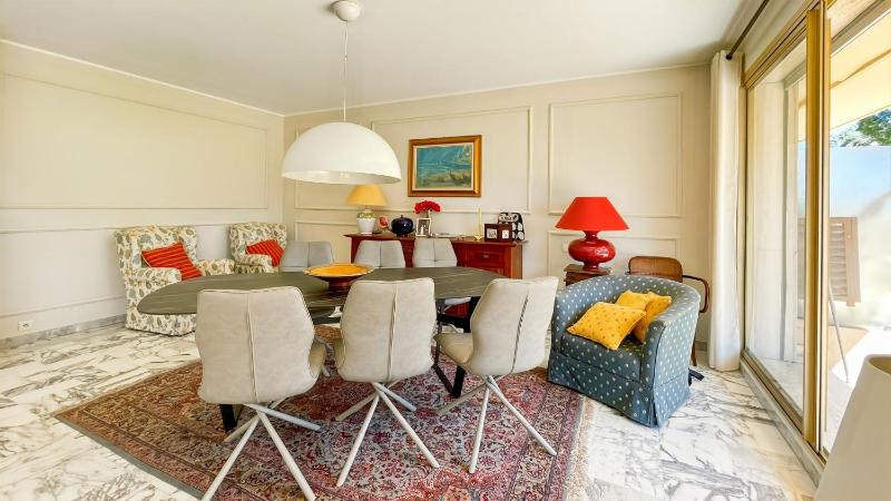 comfortable 3 bedroom superb south terrace - image 23