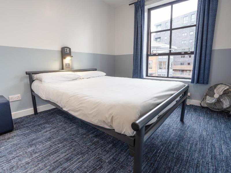 Double Room with Private Bathroom image 1