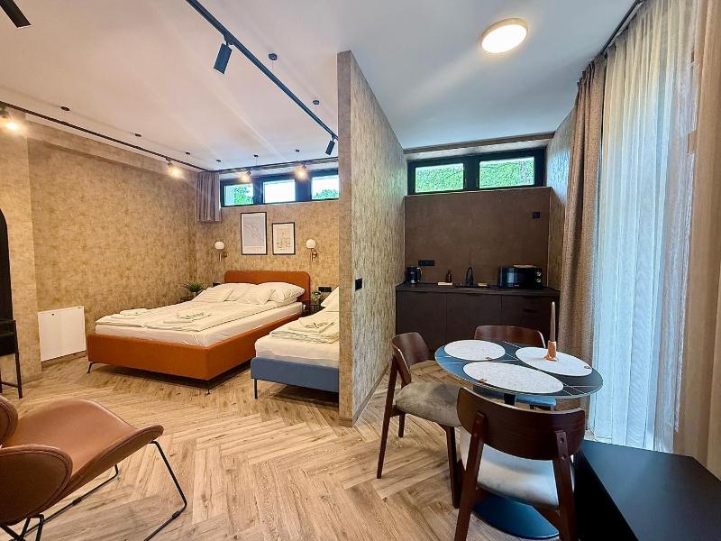 Superior Triple Room image 4