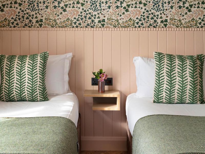 Twin Room image 1