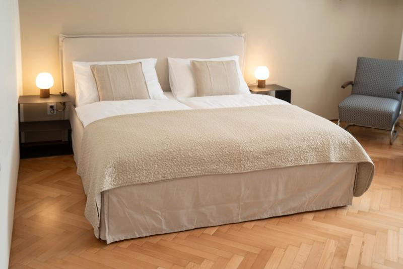 One-Bedroom Apartment with Terrace image 3