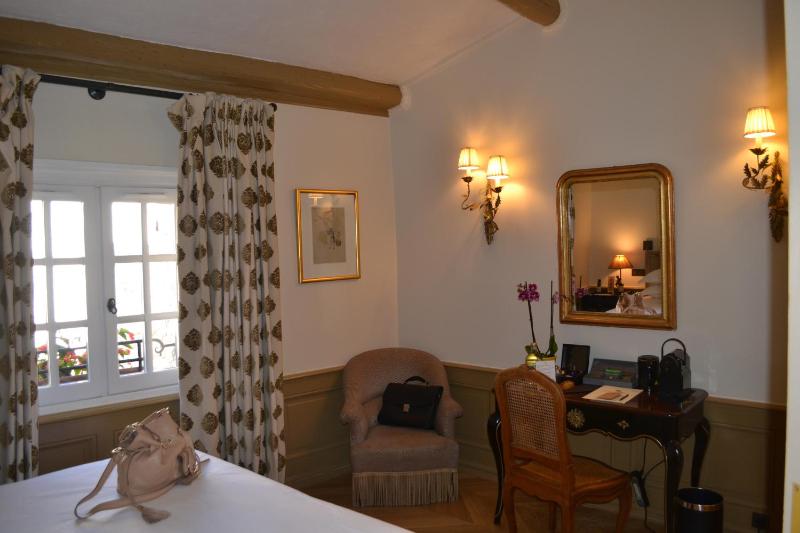 Elegance Room  image 3