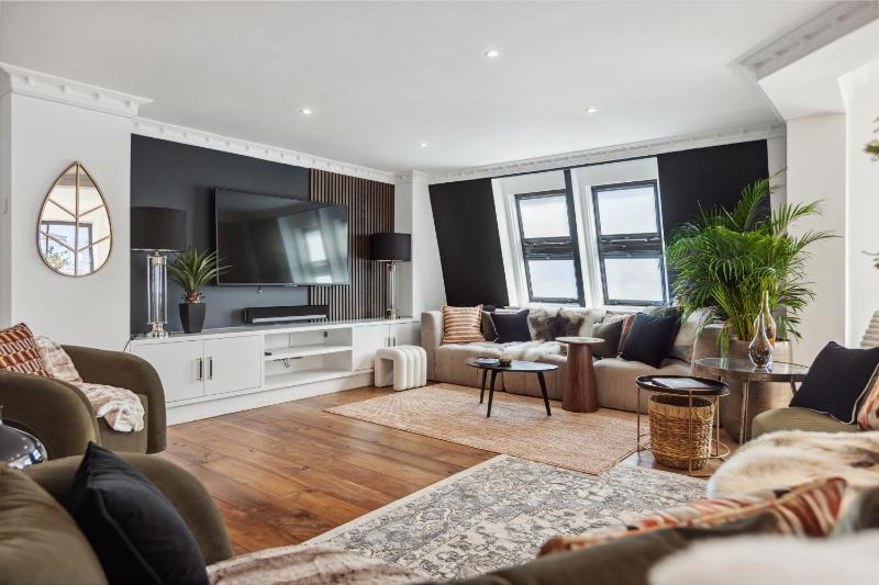 Penthouse Apartment image 4