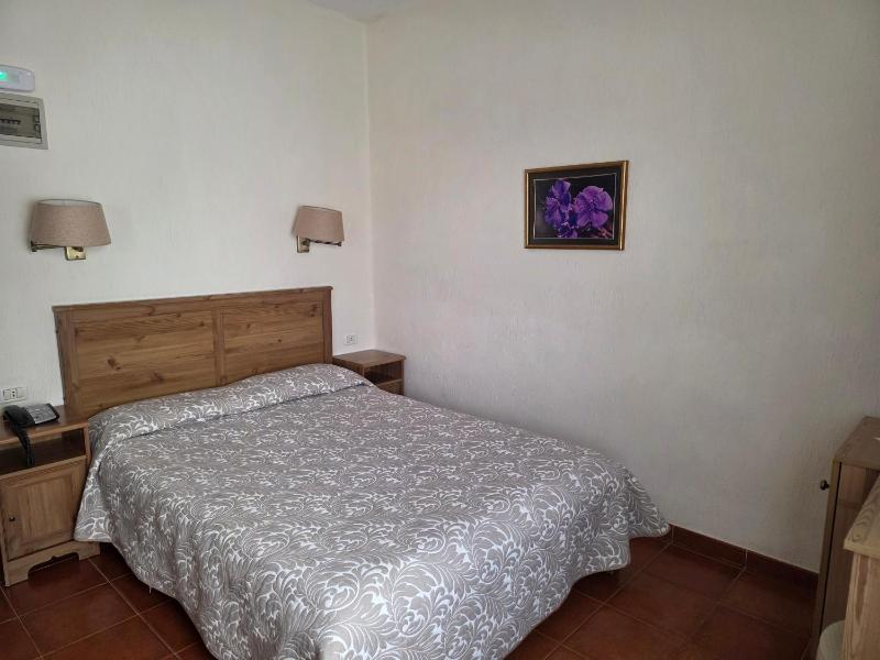 Double or Twin Room image 4