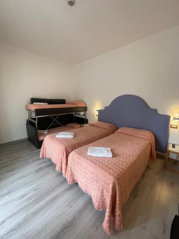 Quadruple Room image 2