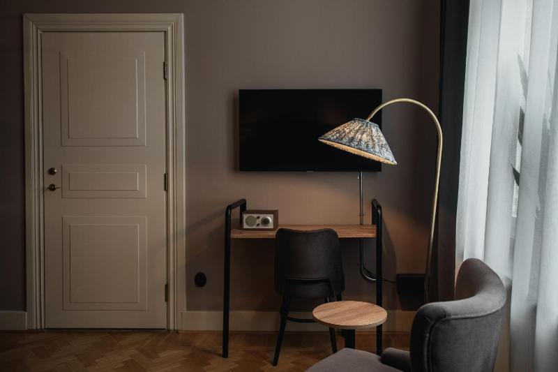 Standard Double Room image 4